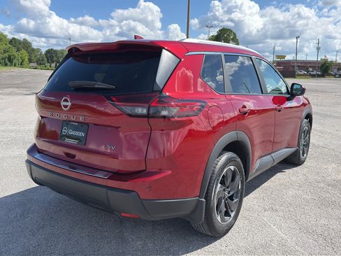 Used 2024 Nissan Rogue SV w/ SV Premium Package FWD image 5