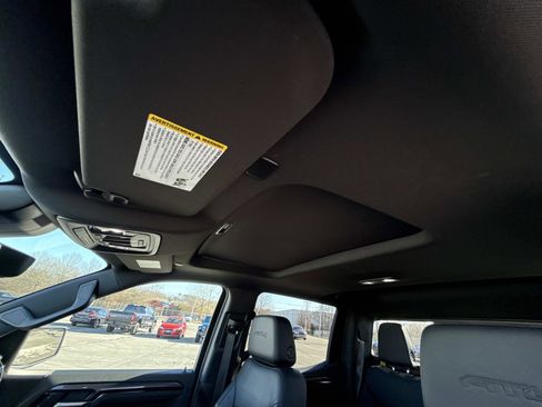 Used 2024 GMC Sierra 1500 AT4 w/ Technology Package image 34