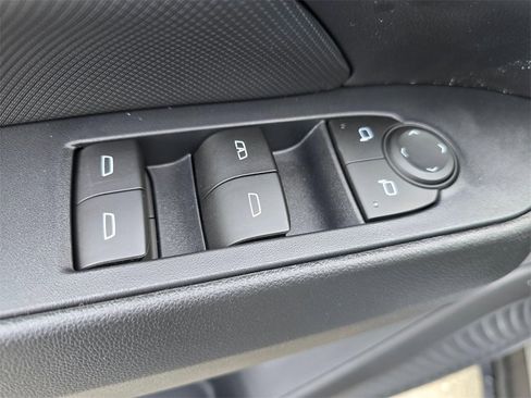 New 2026 Chevrolet Equinox EV LT image 25