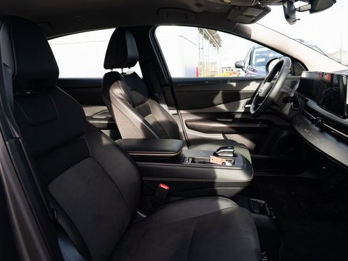 Used 2024 Nissan Ariya AWD image 24