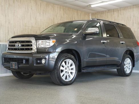 Used 2016 Toyota Sequoia Platinum image 4