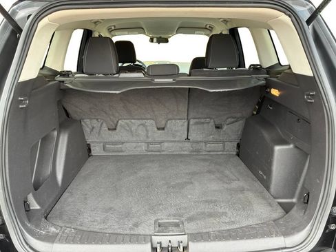 Used 2017 Ford Escape SE w/ Equipment Group 201A FWD image 21