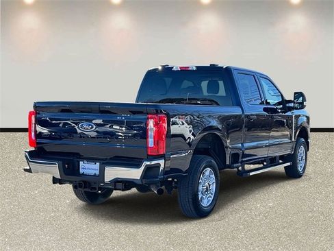Used 2025 Ford F250 XLT image 5