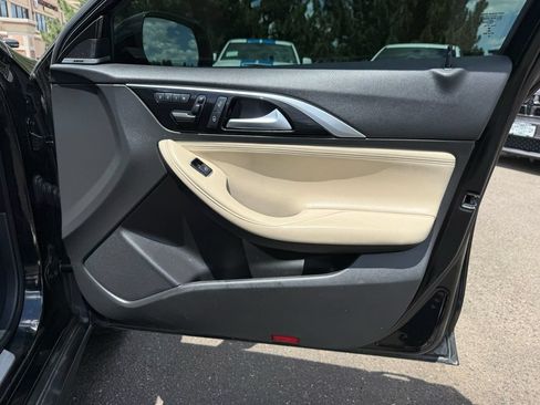 Used 2017 INFINITI QX30 Premium w/ Navigation Package AWD/4WD image 27