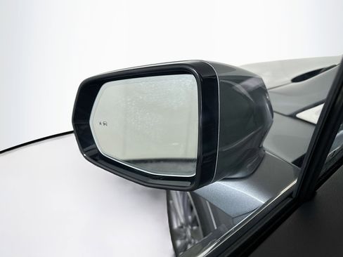 Used 2025 Cadillac XT6 Premium Luxury image 16