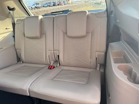 Used 2024 Volkswagen Atlas SE image 25