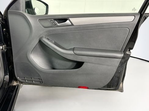 Used 2018 Volkswagen Jetta SE image 31