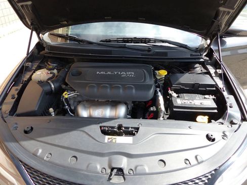 Used 2015 Chrysler 200 S w/ Navigation & Sound Group I FWD image 13