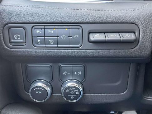 Certified 2022 GMC Yukon Denali image 28