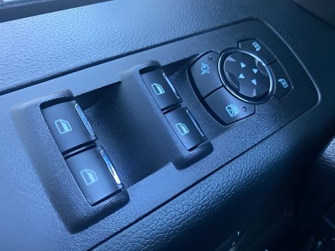 Used 2019 Ford F150 Platinum w/ Technology Package image 19