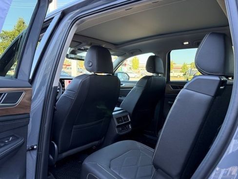 New 2026 Volkswagen Atlas SE image 14