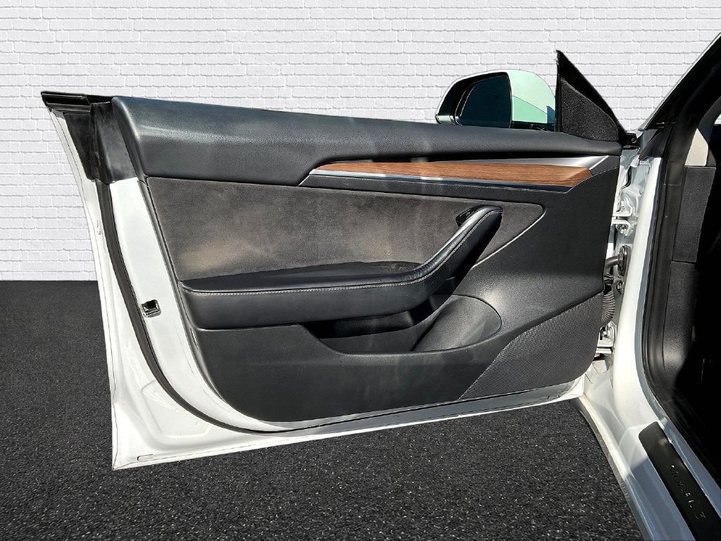 Used 2022 Tesla Model 3 Standard Range RWD image 8