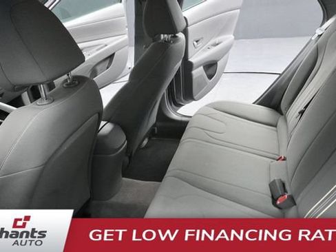 Used 2023 Hyundai Elantra SEL w/ Convenience Package FWD image 11