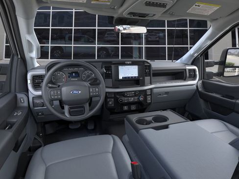 New 2025 Ford F550 4x4 Regular Cab Super Duty image 9