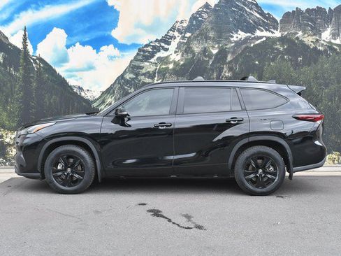 Certified 2024 Toyota Highlander XLE AWD/4WD image 7