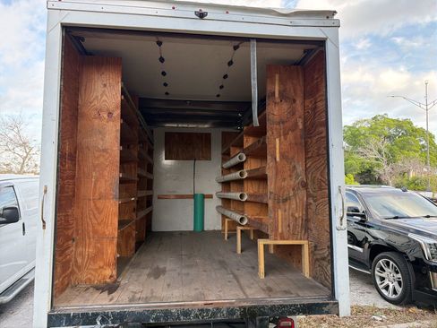 Used 2017 GMC Savana 3500 image 11