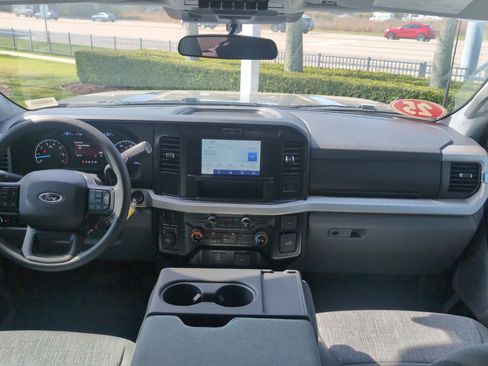 Used 2025 Ford F250 XLT w/ FX4 Off-Road Package image 28