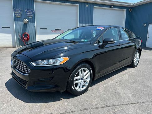 Used 2016 Ford Fusion SE FWD image 1