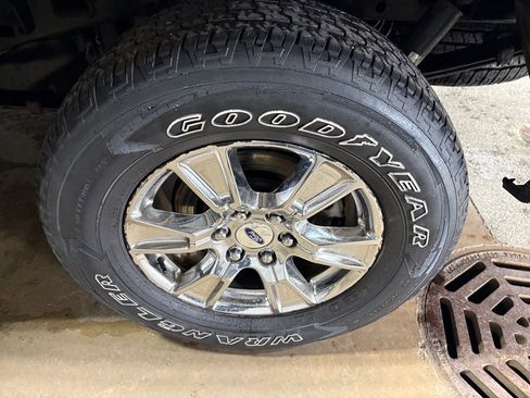 Used 2016 Ford F150 XLT w/ Equipment Group 302A Luxury AWD/4WD image 27