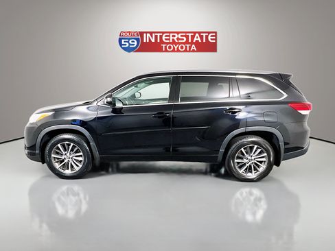 Used 2018 Toyota Highlander XLE w/ Protection Package #3 AWD/4WD image 4