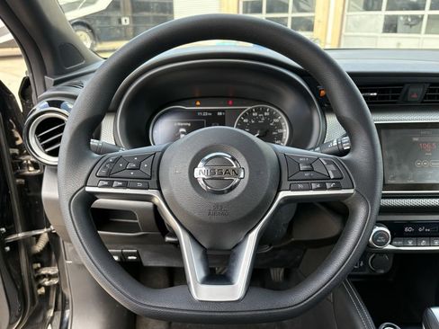 Used 2020 Nissan Kicks SV image 15