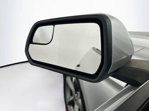 Used 2017 Ford Mustang Coupe image 16