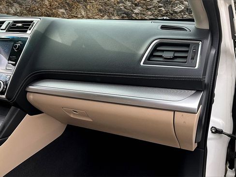 Used 2019 Subaru Outback 2.5i Premium image 15