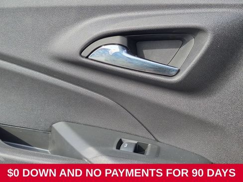 Used 2025 Chevrolet Trax LT w/ LT Convenience Package FWD image 25