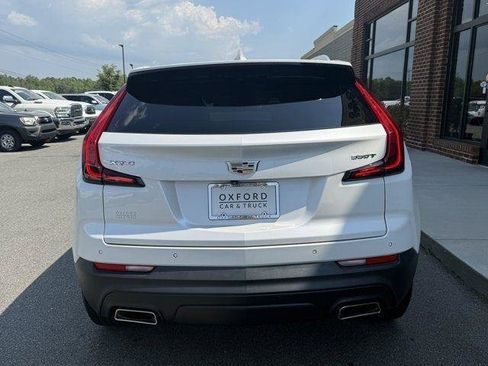 Used 2022 Cadillac XT4 Luxury w/ Cold Weather Package FWD image 5