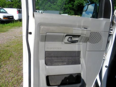 Used 2011 Ford E-250 and Econoline 250 w/ Commercial Cargo Van Pkg image 9