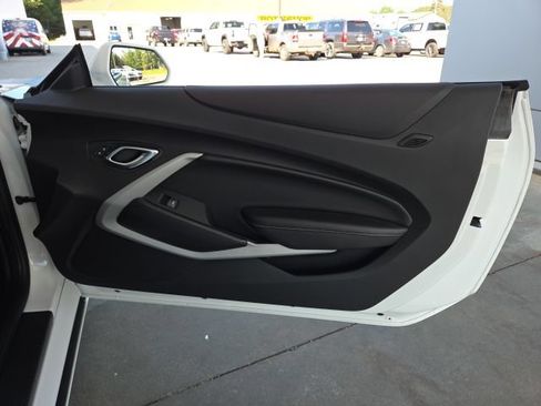 Used 2019 Chevrolet Camaro SS RWD image 40