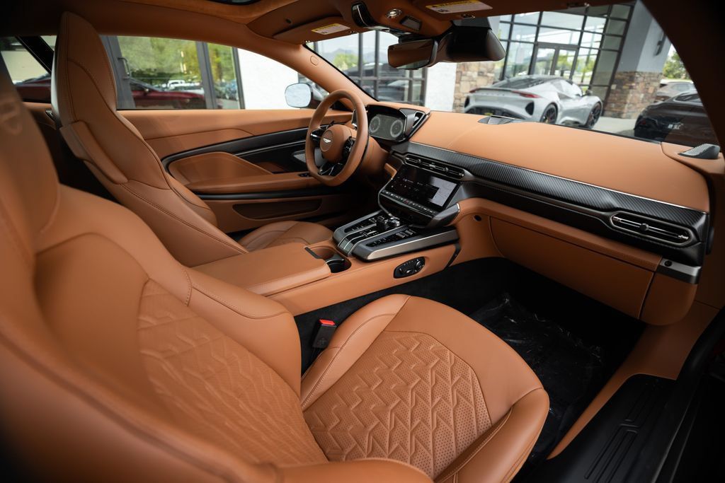 Used 2025 Aston Martin Vanquish RWD image 23