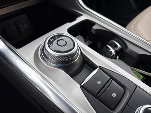 Used 2023 Ford Explorer XLT w/ Equipment Group 202A image 30