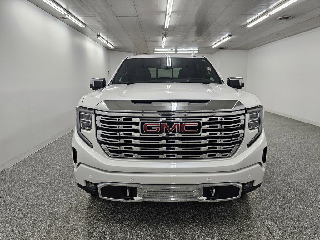 Used 2024 GMC Sierra 1500 Denali w/ Denali Reserve Package AWD/4WD image 2