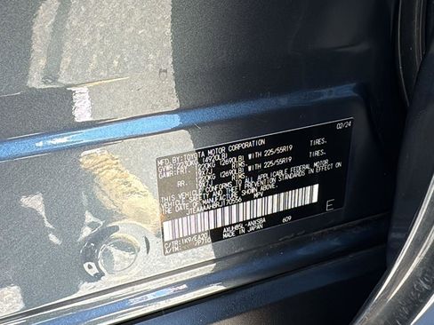 Used 2024 Toyota Venza Limited AWD/4WD image 26