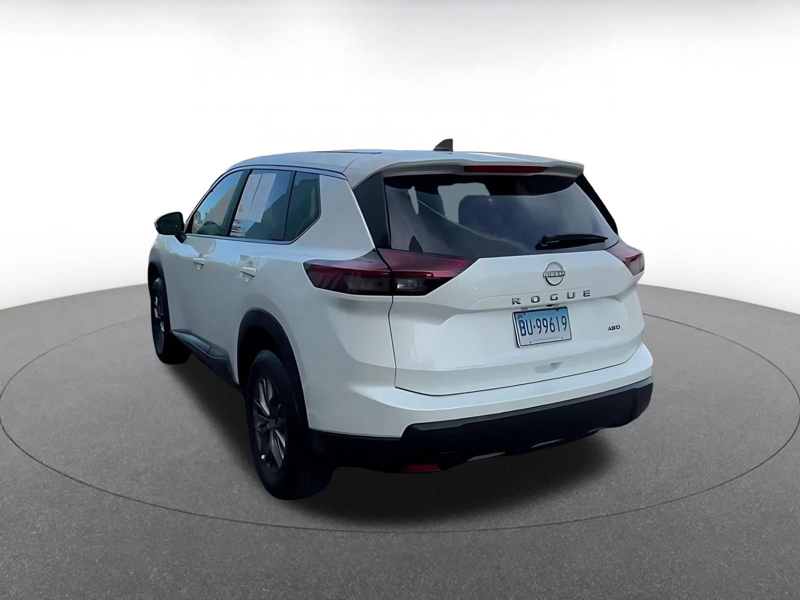 Used 2026 Nissan Rogue SV AWD/4WD image 10
