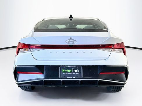 Used 2025 Hyundai Elantra SEL FWD image 7