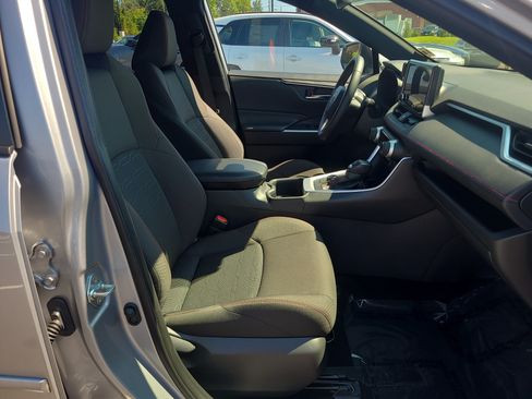 Certified 2025 Toyota RAV4 SE AWD/4WD image 17