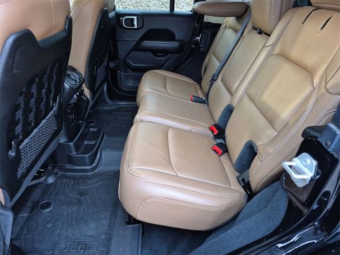 Used 2023 Jeep Wrangler Unlimited Rubicon w/ LED Lighting Group image 29