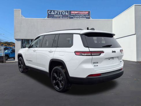 New 2025 Jeep Grand Cherokee L Limited w/ Black Appearance Package AWD/4WD image 4