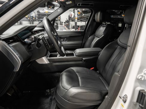 Used 2024 Land Rover Range Rover Autobiography image 29