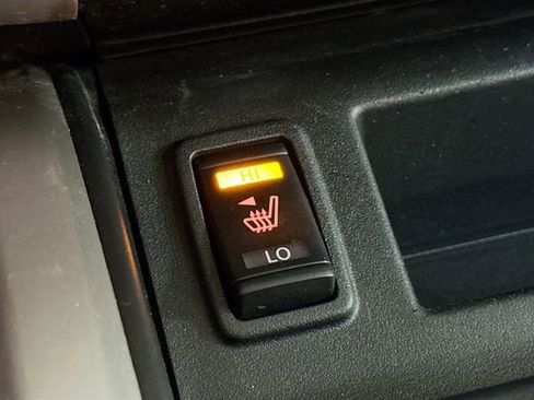 Used 2020 Nissan Titan SV w/ SV Convenience Package image 21