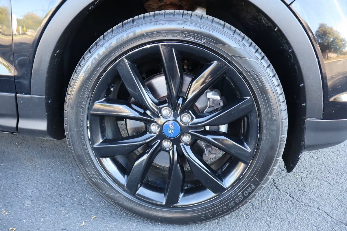 Used 2017 Ford Escape SE w/ Equipment Group 201A AWD/4WD image 44