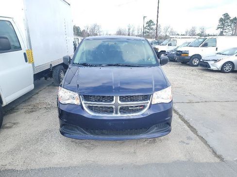 Used 2016 Dodge Grand Caravan SE w/ Quick Order Package 29E SE FWD image 3