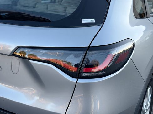 Used 2024 Honda HR-V LX image 10