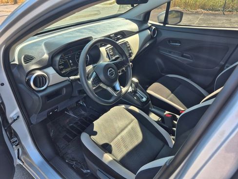 Used 2021 Nissan Versa SV image 25