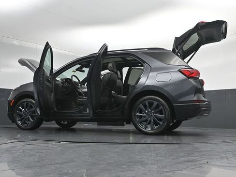 Used 2022 Chevrolet Equinox RS w/ LPO, Floor Liner Package image 55