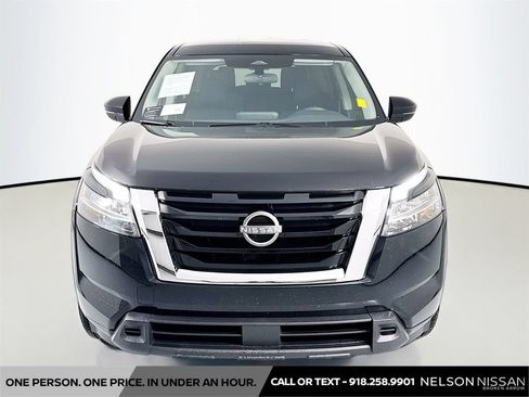 Certified 2022 Nissan Pathfinder S FWD image 2