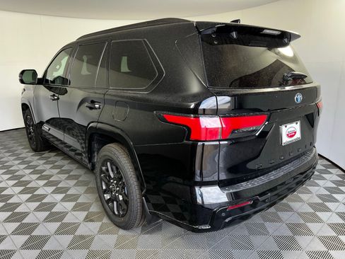 Certified 2023 Toyota Sequoia Platinum image 7