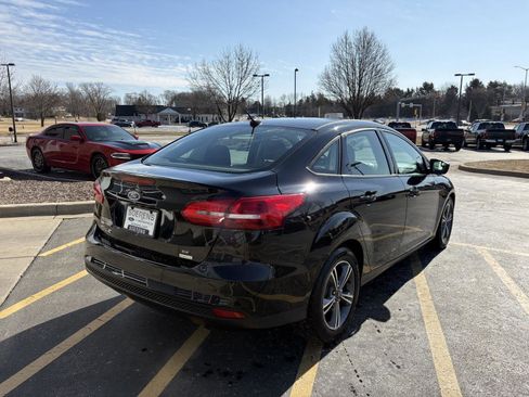 Used 2017 Ford Focus SE image 6
